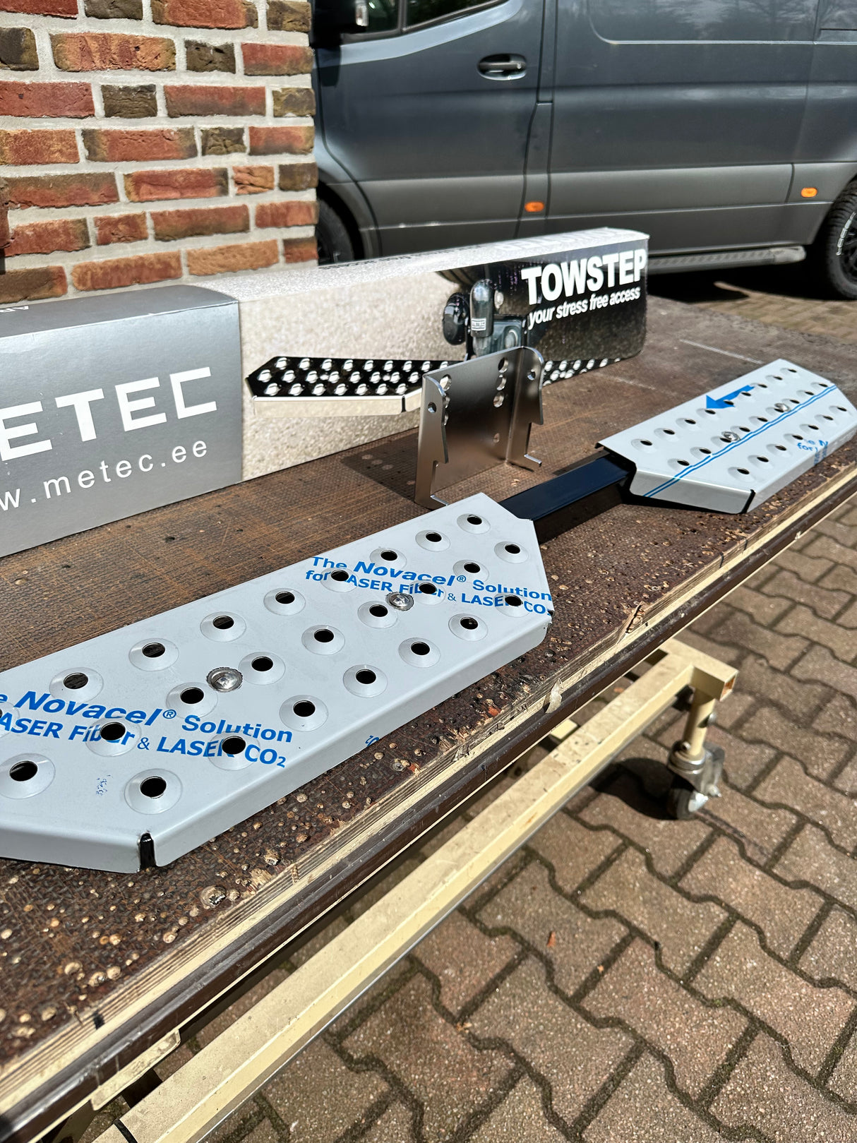 Entry step on towbar medium stainless steel