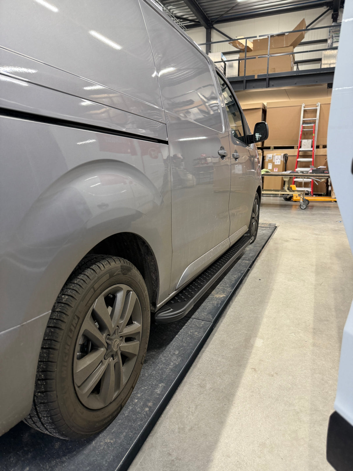 Treeplanken Peugeot Expert Aluminium Zwart 2016-heden