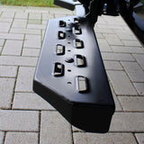 Black boarding step on center + tow bar