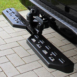 Black boarding step on center + tow bar